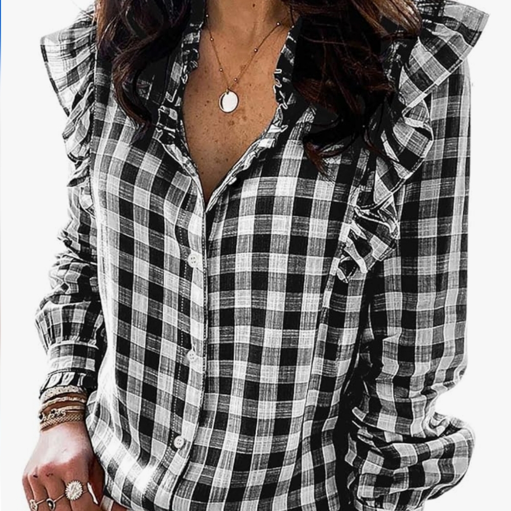 🖤 Black and white checked blouse